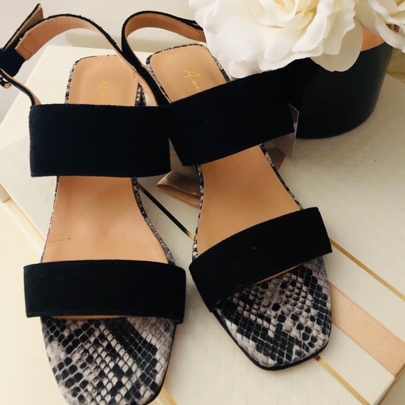 🎀 “AVELLINI” 🇮🇹 ITALIAN SANDALS - Picture 2 of 9